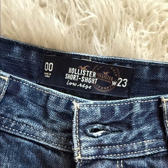 🌊HOLLISTER LOW RISE SHORTS👖 - Picture 2 of 5